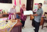 Penyerahan Alat peraga kepada Pihak Sekolah
