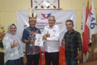 Abdul Razak Ibrahim Rengen, SH., M.si bersama LO dan Tim sukses Bacada Menyerahkan dokumen persyaratan penjaringan Bakal Calon Kepala Daerah(Bacada) Kepada DPD Partai Perindo Kabupaten Fakfak 