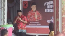 acara syukuran atas pelantikan Haji Saleh Siknun sebagai anggota Dewan Perwakilan Rakyat (DPR) Papua Barat untuk periode 2024-2029. Acara ini berlangsung pada hari Sabtu, 5 Oktober 2024, di Posko Tikar Rasa, Jalan Warahmade, Kelurahan Danaweria. (Dok. papuatengah.tagarutama.com)