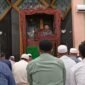 Drs. Jumroni, M.M.saat mengisi tausiyah di masjid besar Al Munawwarah Distrik Fakfak.