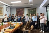 Foto. Bupati Kabupaten Fakfak Samaun Dahlan, Wakil Bupati Kabupaten Fakfak Donatus Nimbitkendik dan Plt. Kepala Dinas Perkebunan Fakfak Widhi Asmoro Jati bersama Investor Asal Korea Selatan yang berminat menanamkan modal pada komoditas Pala.