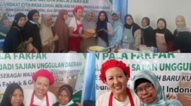 Foto. Workshop Kreatif Pembuatan Kue Sifon Pala Fakfak menghadirkan Nining Inovasia, pastry chef sekaligus praktisi kuliner UMKM asal Jakarta.