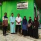 Relawan Rumah Zakat Fakfak saat mengunjungi Pondok Pesantren Hidayatullah Fakfak.