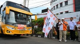 Sekretaris Jenderal PKS, Muhammad Kholid meresmikan program Mudik Bersama PKS menjelang Hari Raya Idul Fitri 1447 Hijriah di Kantor DPTP PKS, Jakarta, pada Rabu (18/3/2026), dan diikuti ratusan peserta dari wilayah Jabodetabek.
